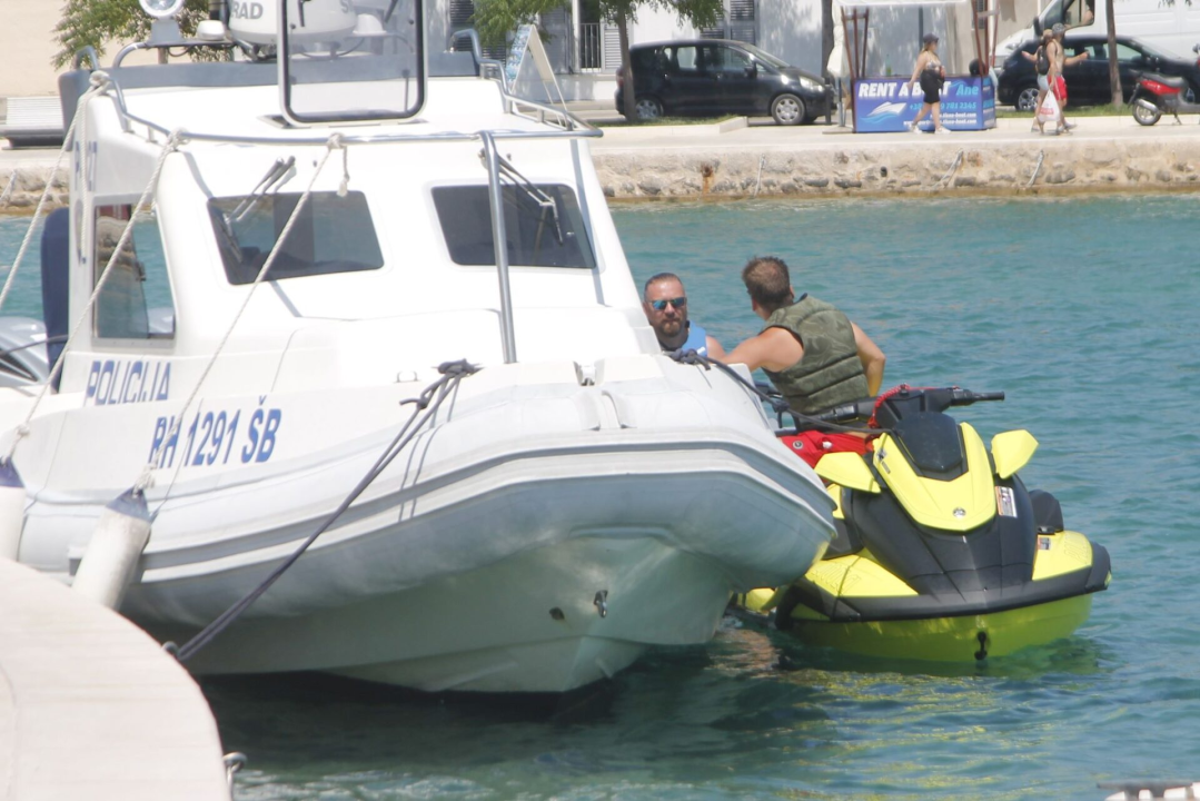Pomorska policija u lovu na divlje gliseraše u Tisnom