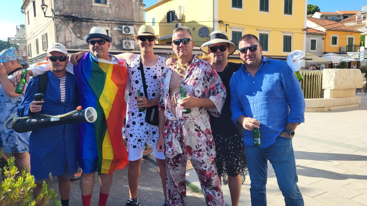 'Stari i mladi' u Skradinu: Od zabave sve je pucalo po šavovima