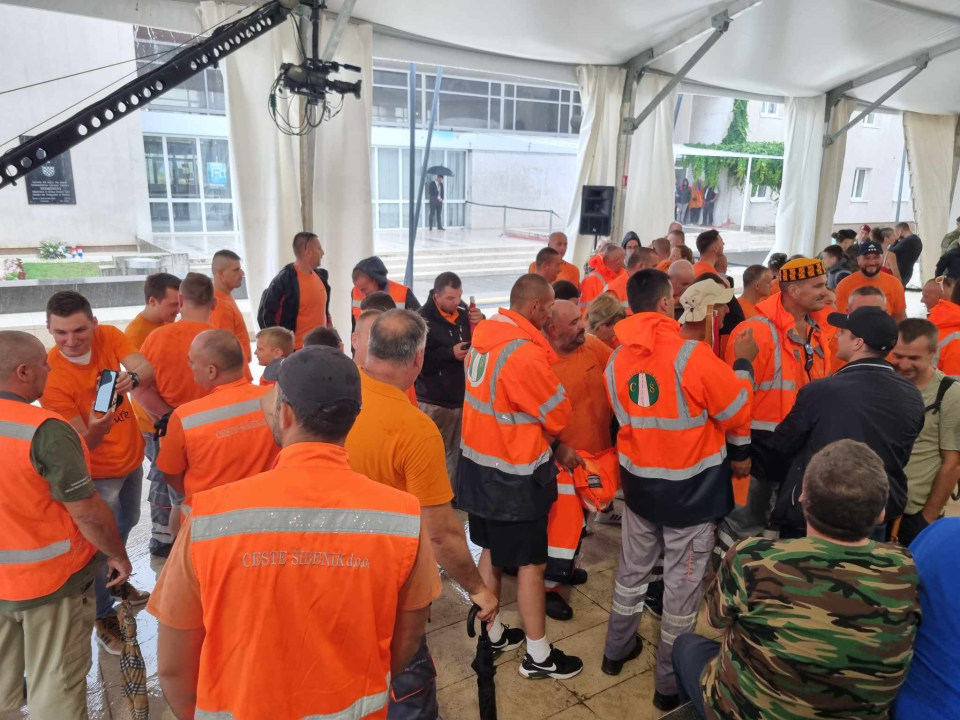 Radnici Cesta Šibenik na obilježavanju Oluje u Kninu: 'Otkaze nam daju pripadnici minhenske bojne'