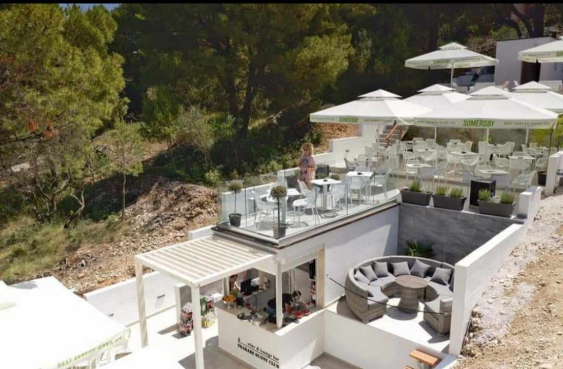 Na plaži Slanica after beach party: U Skarabe Sunny Clubu vrhunsku zabavu osigurat će DJ SuggaDaddy 