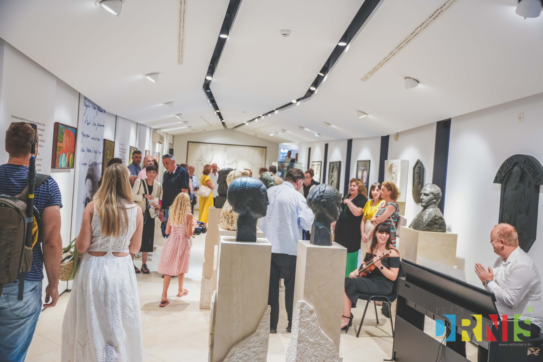 Gradski muzej Drniš dobio novi stalni postav: Izložena neprocjenjiva zbirka Ivana Meštrovića