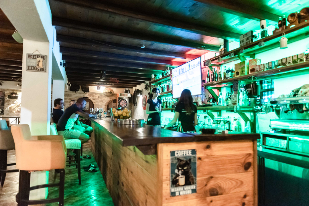 Rock'n'roll, finger food i kokteli: Stray Cat mjesto je koje morate posjetiti! 