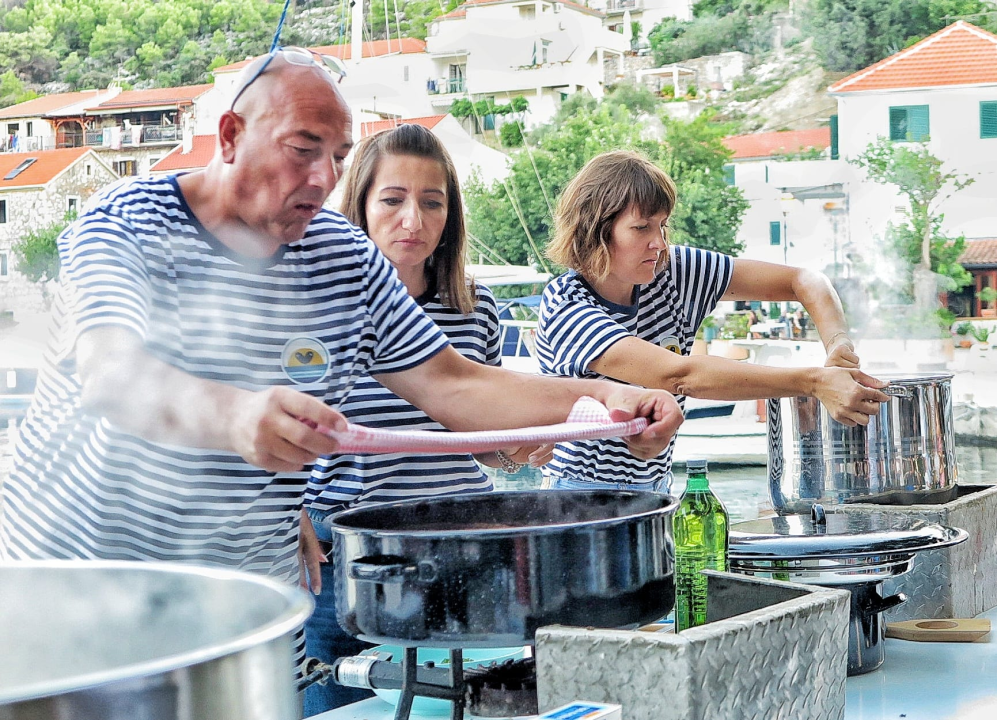 Pogledajte kako je bilo na tradicionalnoj Zatonskoj pidočijadi