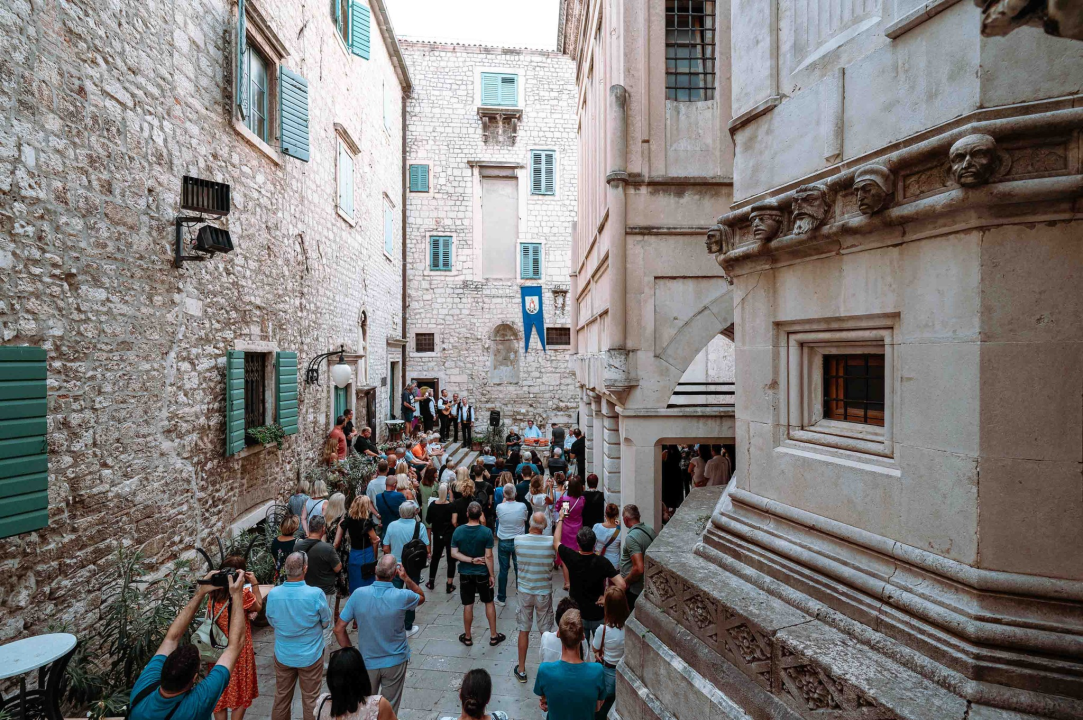 'Kadena' je Sinišin dar Šibeniku: 'Nije lako pisati o ljudima, ali mislim da smo uspjeli'