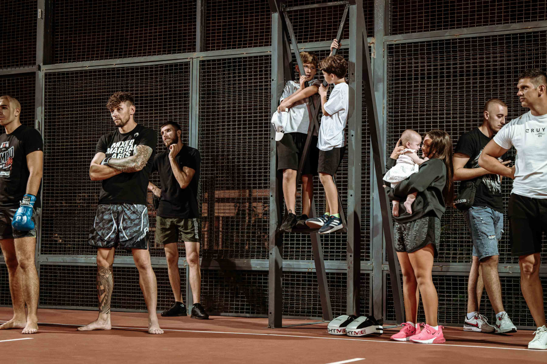 Funcuti bakljadom podržali Franu Vukovića na otvorenom treningu uoči borbe za naslov