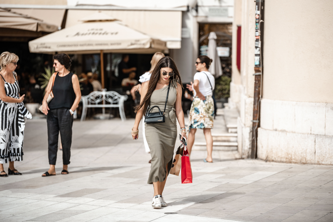 Od ponedjeljka opet vruće: Ljetne kombinacije koje su savršene za tople rujanske dane
