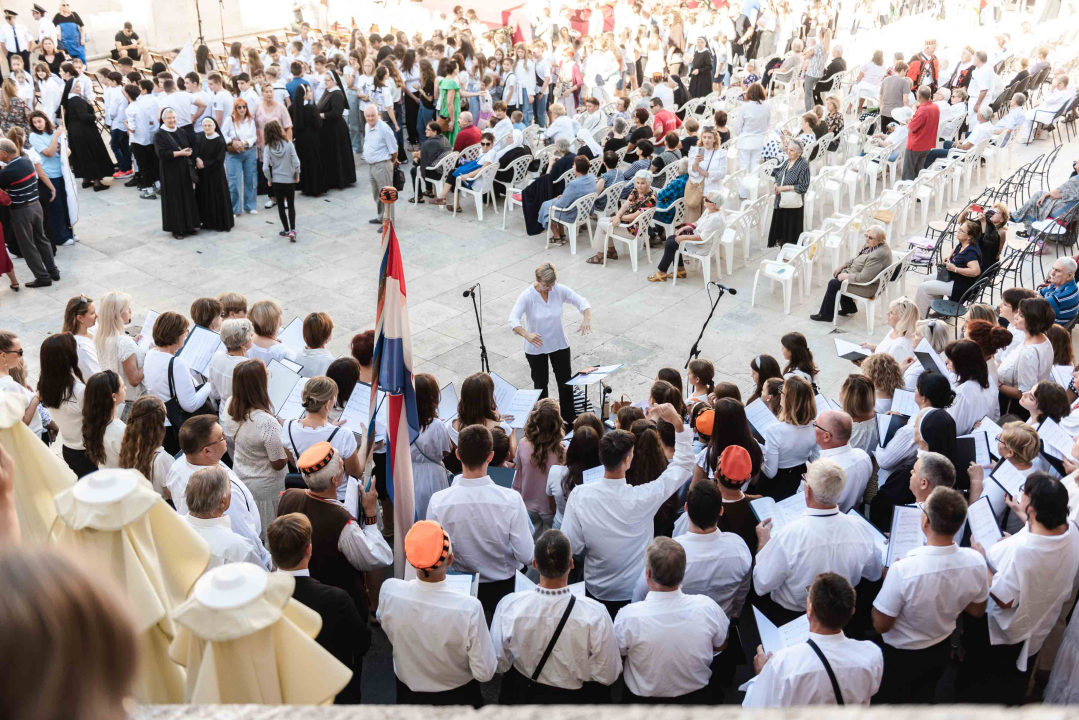 Misom i procesijom obilježen Dan grada i blagdan sv. Mihovila