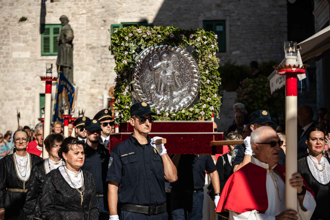 Misom i procesijom obilježen Dan grada i blagdan sv. Mihovila