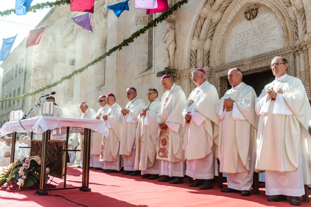 Misom i procesijom obilježen Dan grada i blagdan sv. Mihovila