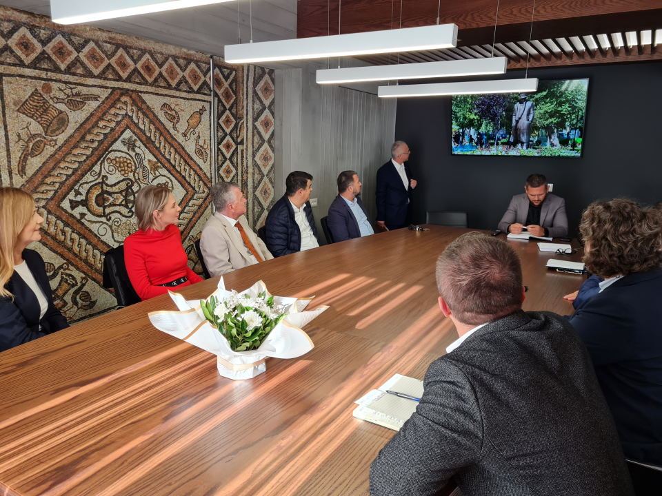 Željko Burić u posjetu albanskom Pogradecu: 'Možemo im ponuditi bogato iskustvo Šibenika s europskim fondovima'