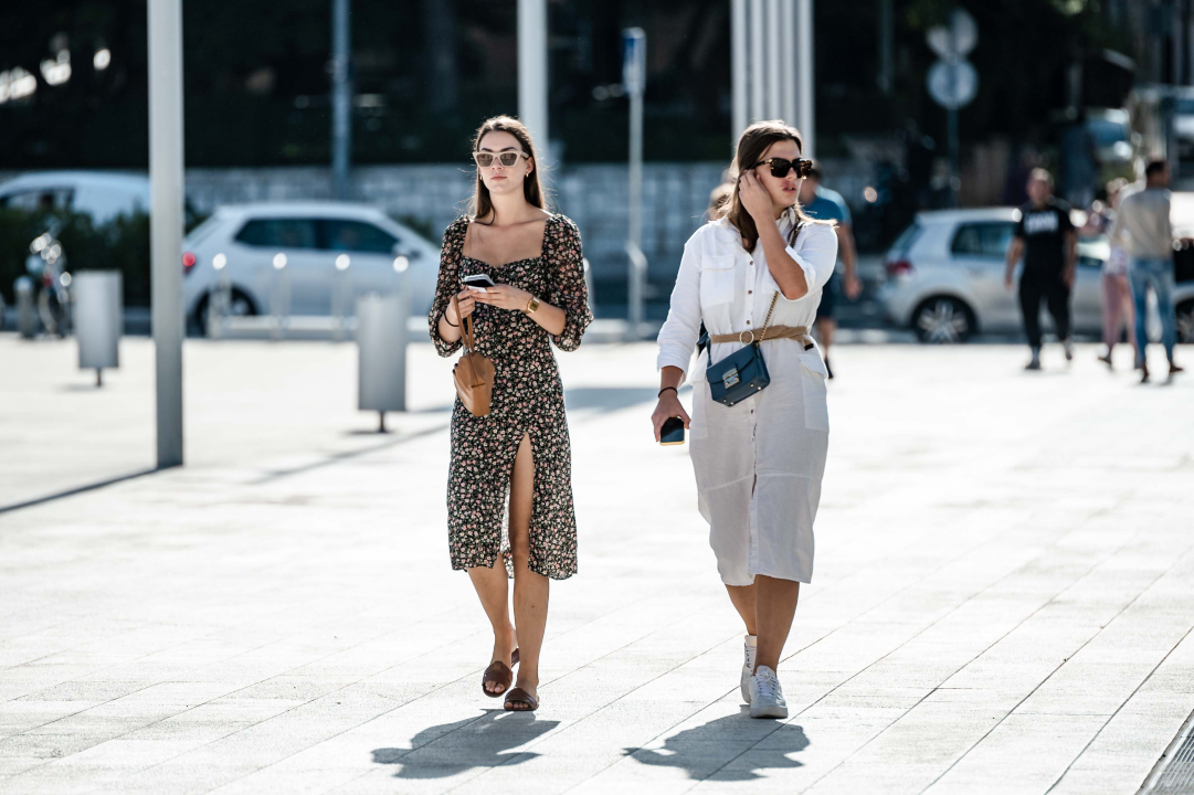 Dame iz đira pokazale kako biti trendi u opuštenom izdanju!