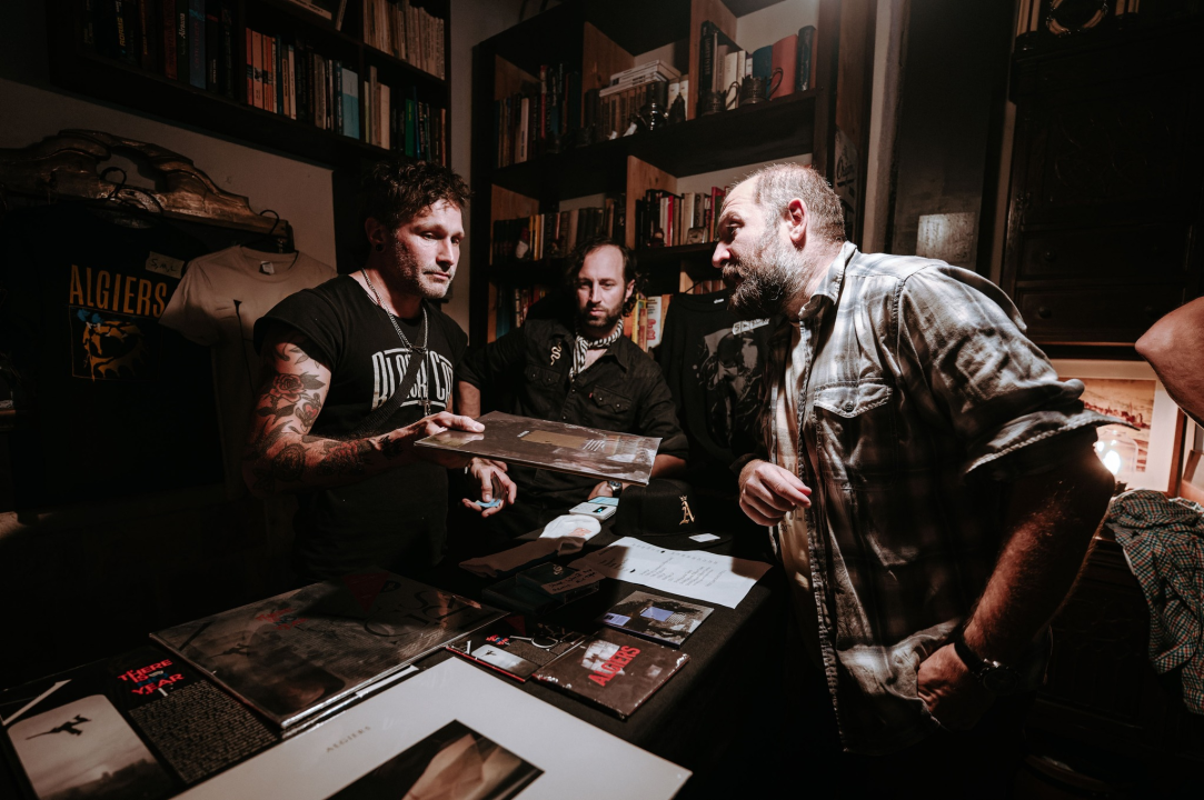 Post pankeri 'Algiers' energičnim koncertom 'shookirali' sinoć publiku u Šibeniku 