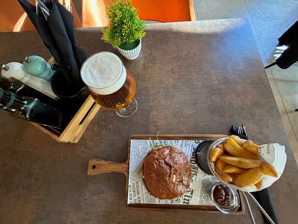 Bistro Bava vas nagrađuje na danima burgera!