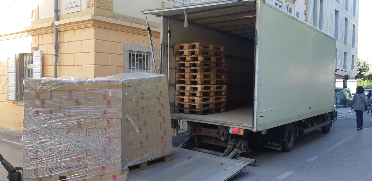 GDCK Šibenik počelo s podjelama školskog pribora za učenike osnovnih škola 