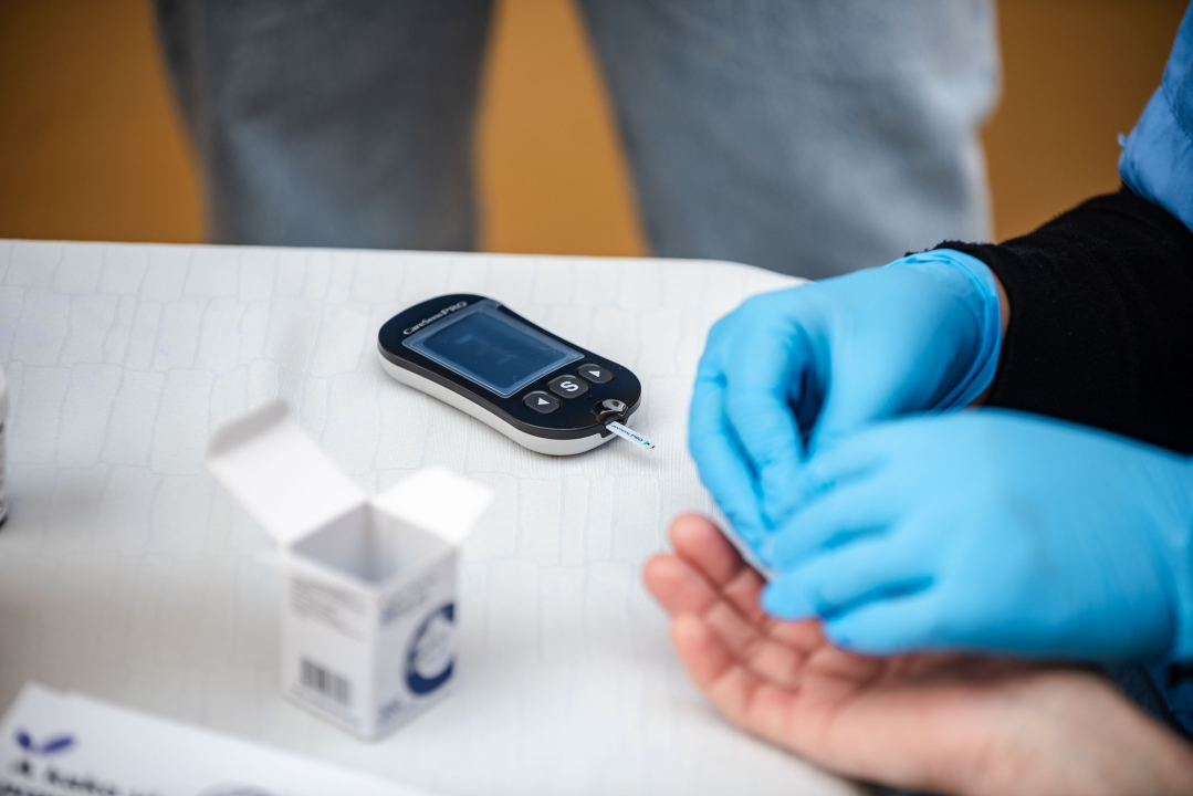 Međunarodni dan šećerne bolesti: Učenice Medicinske škole mjerile Šibenčanima šećer u krvi