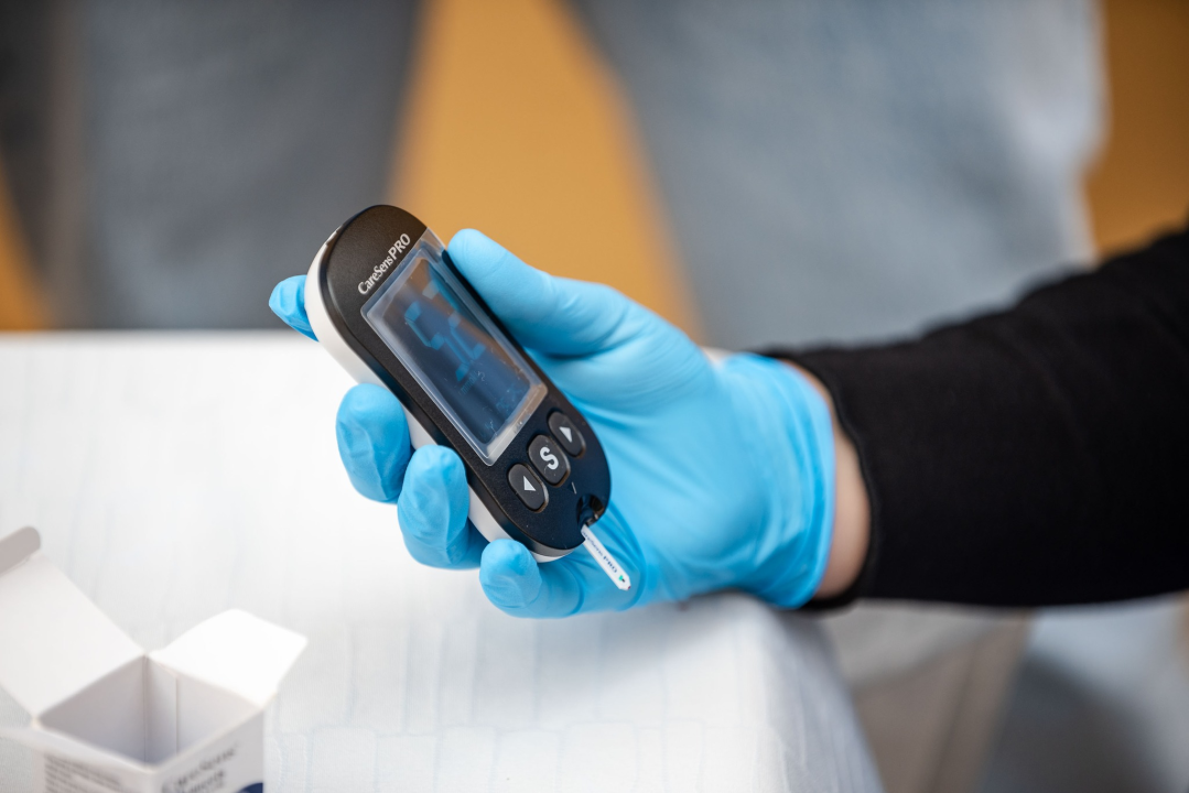 Međunarodni dan šećerne bolesti: Učenice Medicinske škole mjerile Šibenčanima šećer u krvi