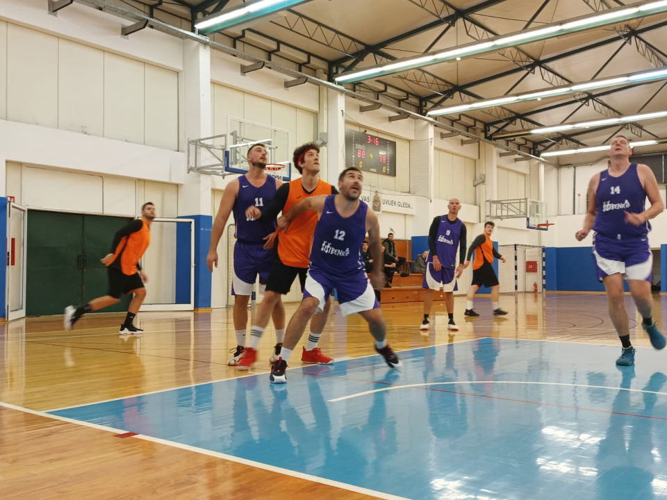 Šibenska rekreativna košarkaška liga: Branitelj naslova došao do prve pobjede, uz 118 postignutih poena