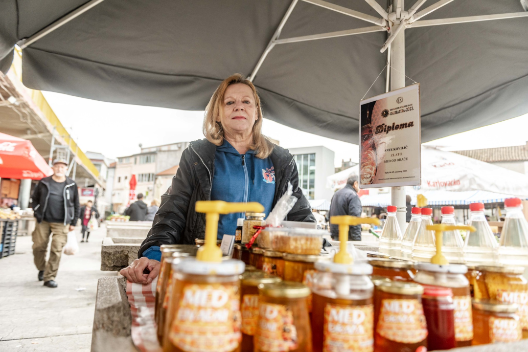 Maša i suprug bave se uzgojem pčela na području Rupa: 'Počeli smo nakon rata, trebalo je nešto raditi'