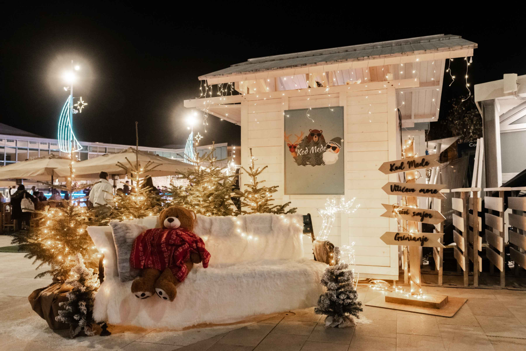 Šibenčani proklizali: Otvorena atraktivna ledena površina na Poljani 