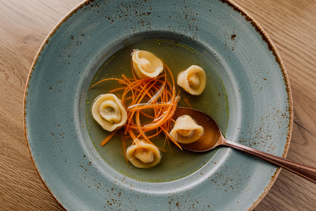 Bistro 'Kod Starog' ima novi meni i vrhunskog chefa Nikolu Knežića!