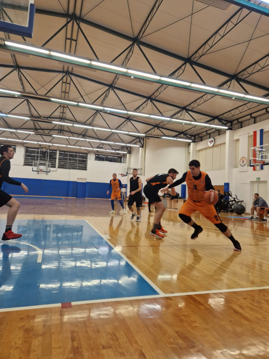 Šibenska rekreativna košarkaška liga: Branitelj naslova bolji od dosad neporažene Šarićeve momčadi