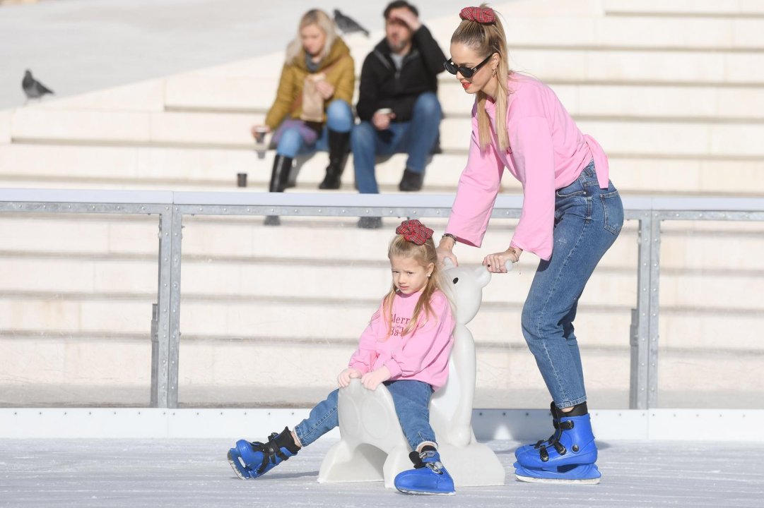 Temperature se osjetno snizile, klizalište proradilo: Antonija Mišura Sandrić očito je uživala 