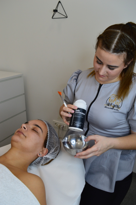 Pomladite svoju kožu revolucionarnim tretmanom u salonu Be You!