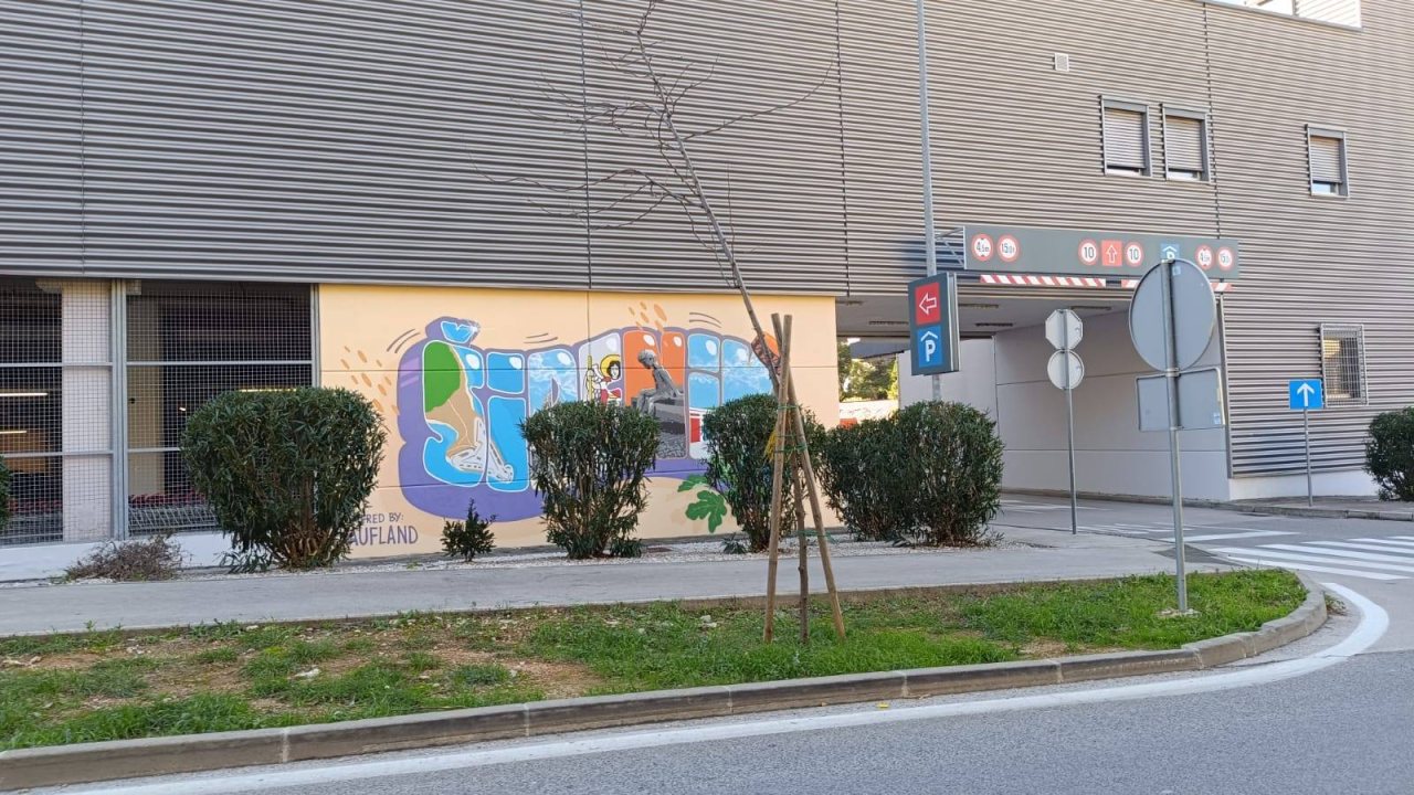 Lijep mural posvećen Šibeniku osvanuo na Kauflandu: Sve pohvale!