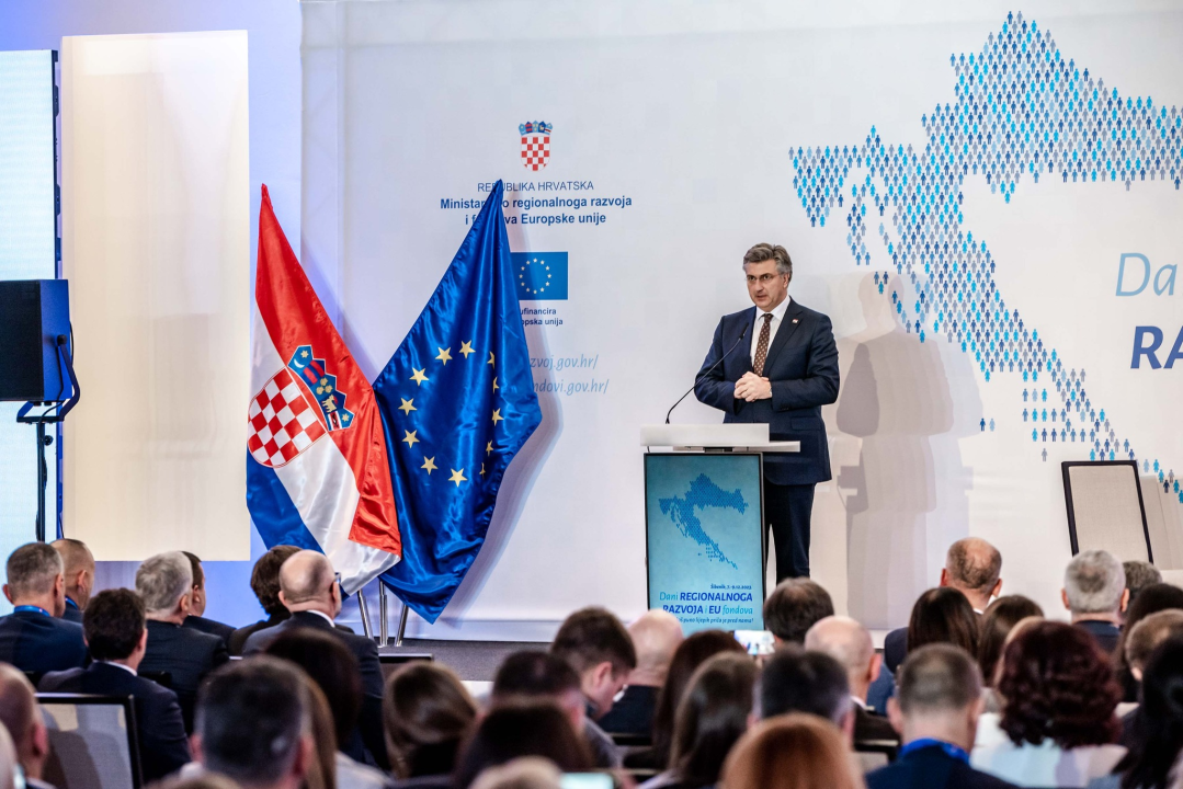 Premijer Plenković posjetio Šibenik: Sastao se s gradonačelnikom Burićem i sudjelovao na svečanosti u Solarisu 