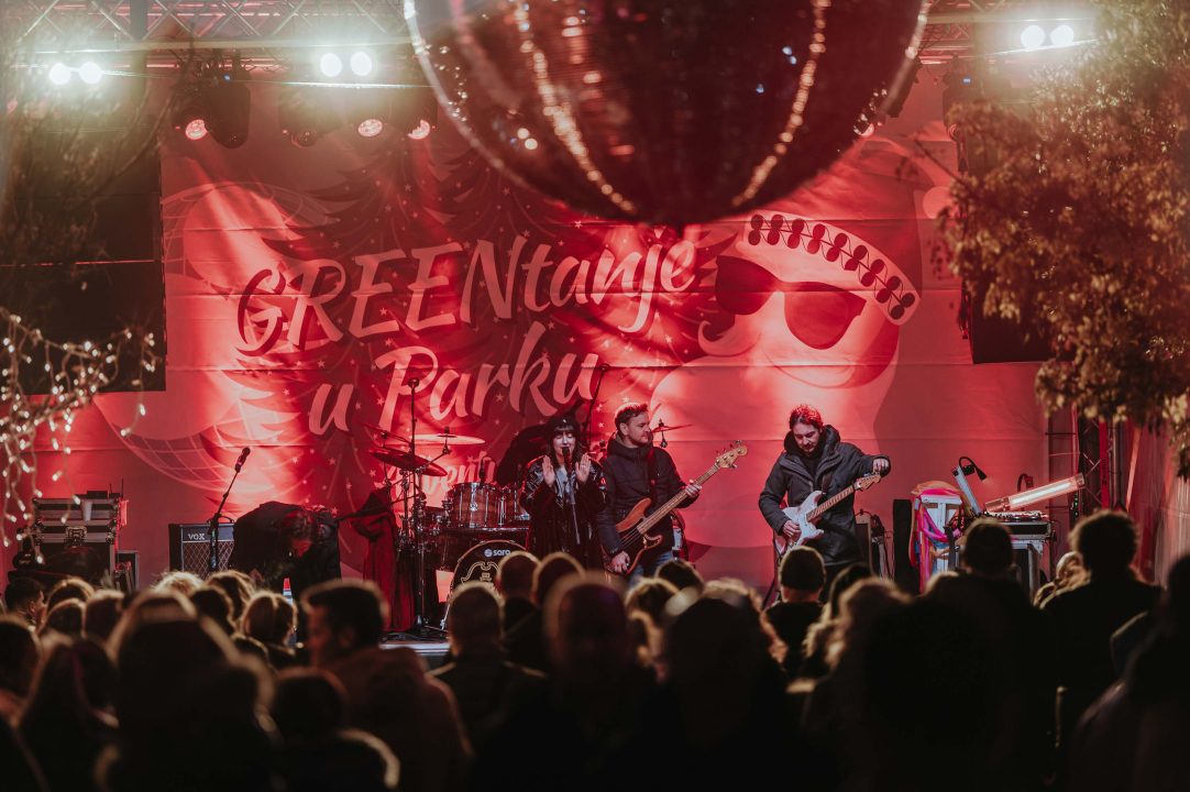 Lu Jakelić otvorila maraton koncerata na Adventuri: Večeras jazz, sutra Soulwarmersi pa Belan