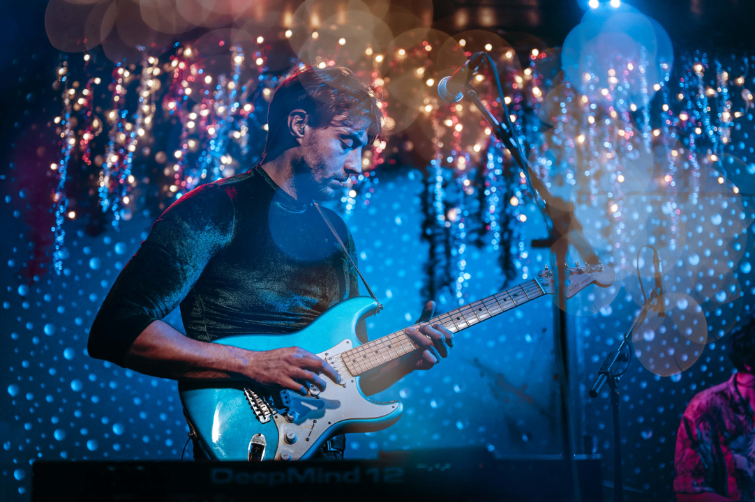 Svemirko sletio u Azimut i synth-pop hitovima rasplesao krcat podij