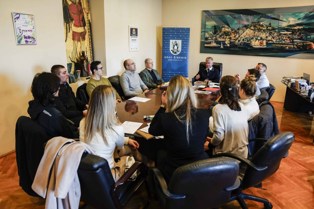 Šibenik dobio novi Savjet mladih, predsjednik je Ivan Burić, zamjenik Leon Cinotti Georgievski