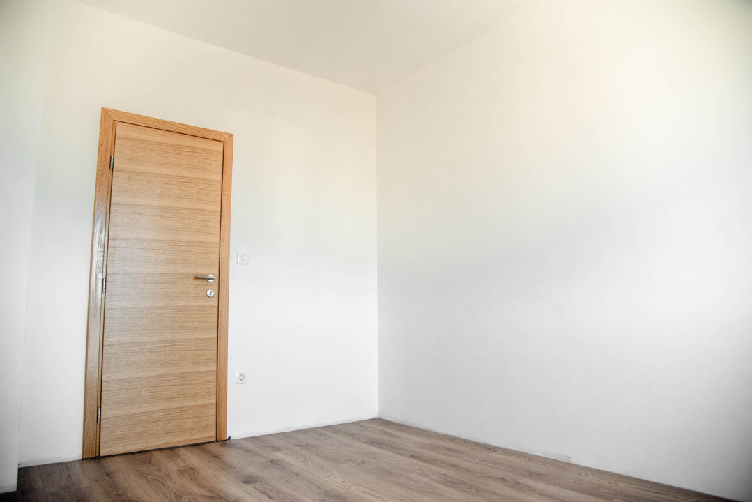 Iznajmljuje se atraktivan i prostran poslovni prostor u Ražinama!