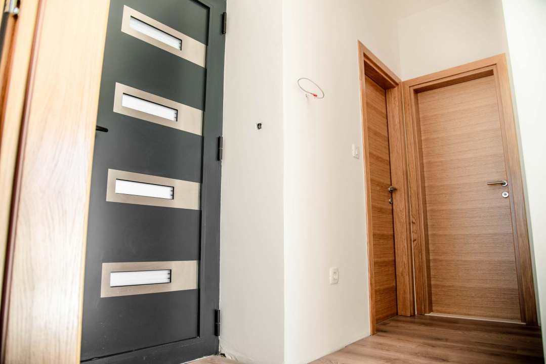 Iznajmljuje se atraktivan i prostran poslovni prostor u Ražinama!