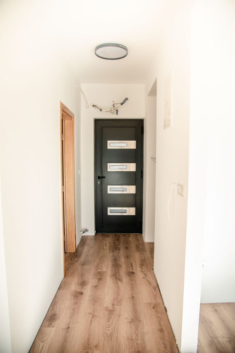 Iznajmljuje se atraktivan i prostran poslovni prostor u Ražinama!