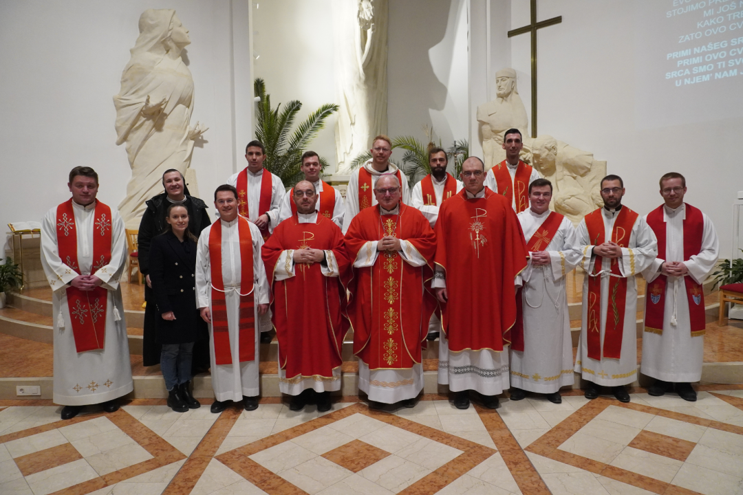 Održan team building članova Odbora HBK-a za mlade, biskup Rogić predslavio misu