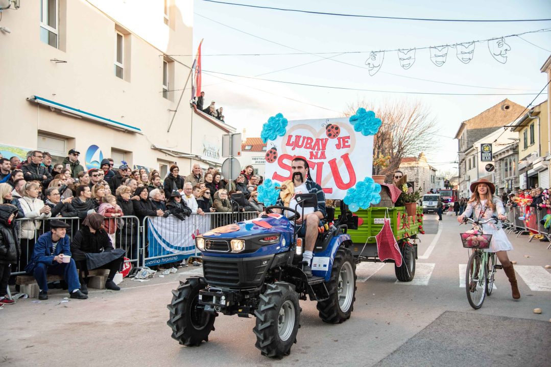 FOTOGALERIJA (1) Aleksandra Prijović nastupila u Murteru, tamo zabrana nije bilo