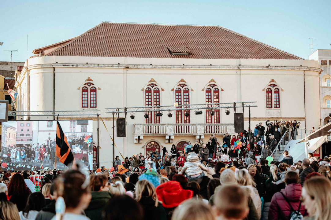 Maškarana povorka prošla kroz grad (2. dio): Najbolja maska Lego, najprovokativnija Oko sokolovo   