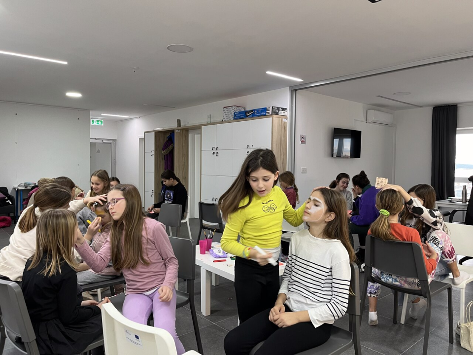 Romina i Juliette Španjolsku i Francusku zamijenile Murterom: 'Zima je ovdje puna života'