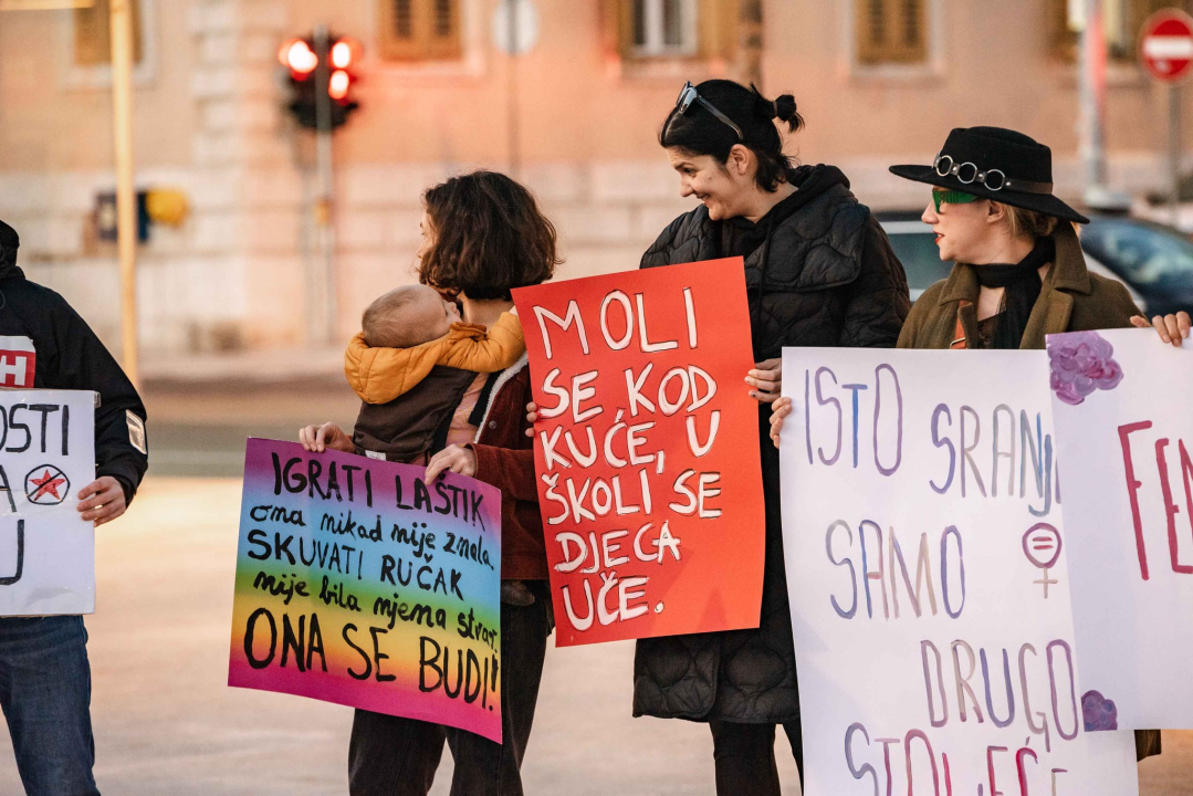 Ništa cvijeće i bombonijere: Šibenčanke, uz pokojeg Šibenčana, proslavile Dan žena na drugačiji način
