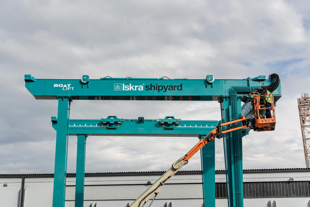 U tijeku je montaža novog travellifta kapaciteta 75 tona u Iskra brodogradilištu!