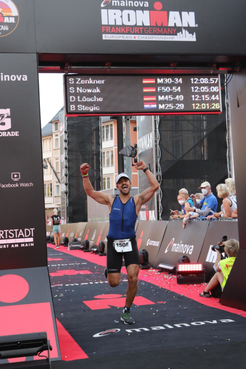 Tišnjaninu Bartolu ljubav prema kuhanju prenijela je baka, a danas je kuhar u luksuznom restoranu: 'Odricanja ima, ali je uspjeh nagrada'