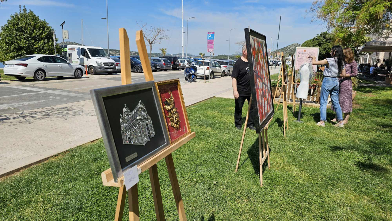 U Azimutu otvorena pop up izložba 'Ja umjetnik'