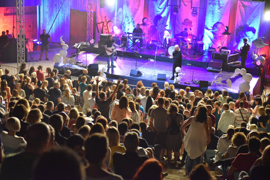 Urban &amp; 4 i gudački orkestar na šibenskoj Tvrđavi sv. Mihovila za Noć tvrđava