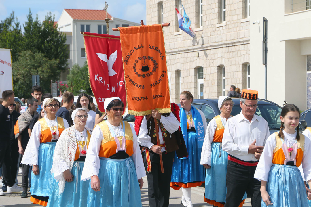 U Vodicama proslavljeni Našašće svetog križa i Dana grada