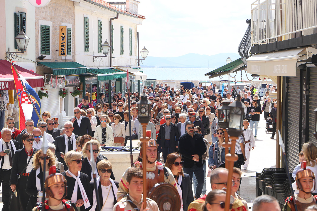 U Vodicama proslavljeni Našašće svetog križa i Dana grada