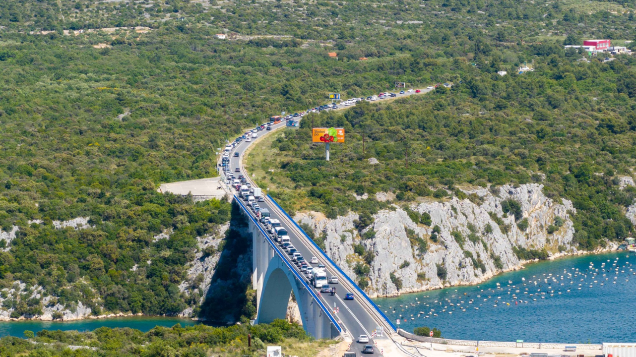 Zbog radova na raskrižju Zaton stvaraju se ogromne kolone, pogledajte kako to izgleda iz zraka