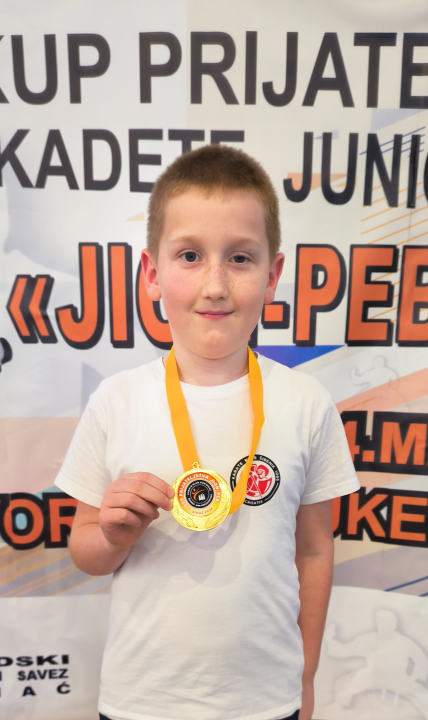 Čak 40 medalja karataša KK Šibenik 1066 na Kupu prijateljstva u Bihaću