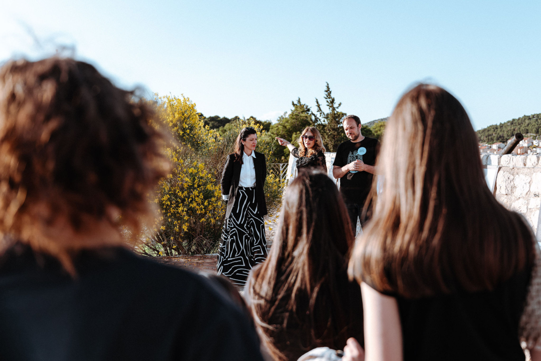 Odlično raspoložena publika i fantastičan nastup Urbana i gudača na Tvrđavi sv. Mihovil