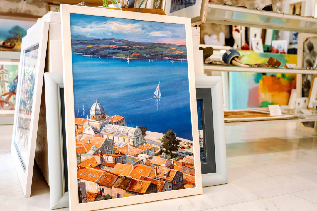 Umjetnine ljetnih motiva i žarkih boja potražite u Galeriji Juraj Dalmatinac! 